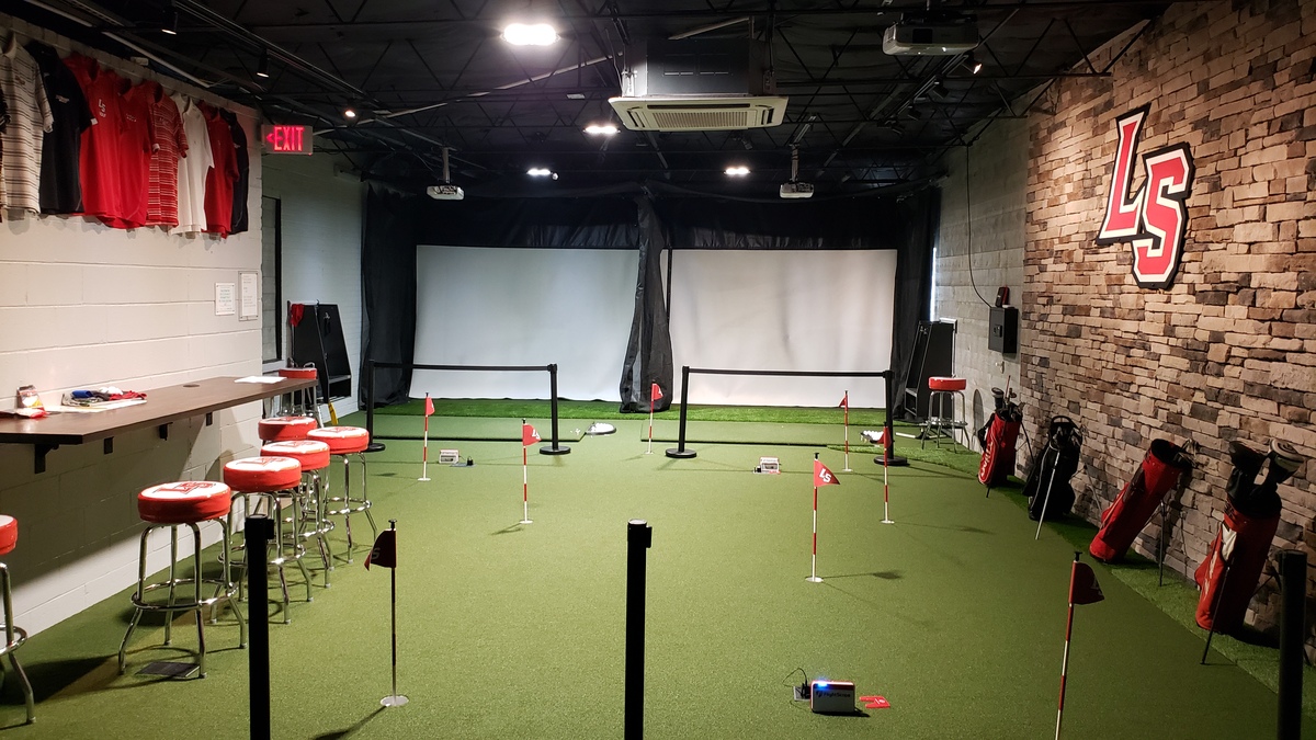 La Salle Indoor Golf Room